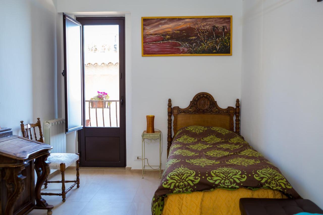 B&B La Casa Gialla Taormina Buitenkant foto