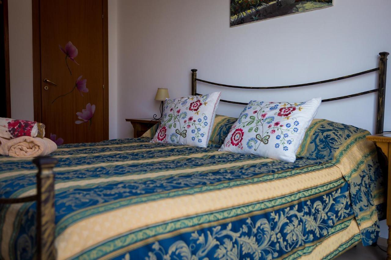 B&B La Casa Gialla Taormina Buitenkant foto