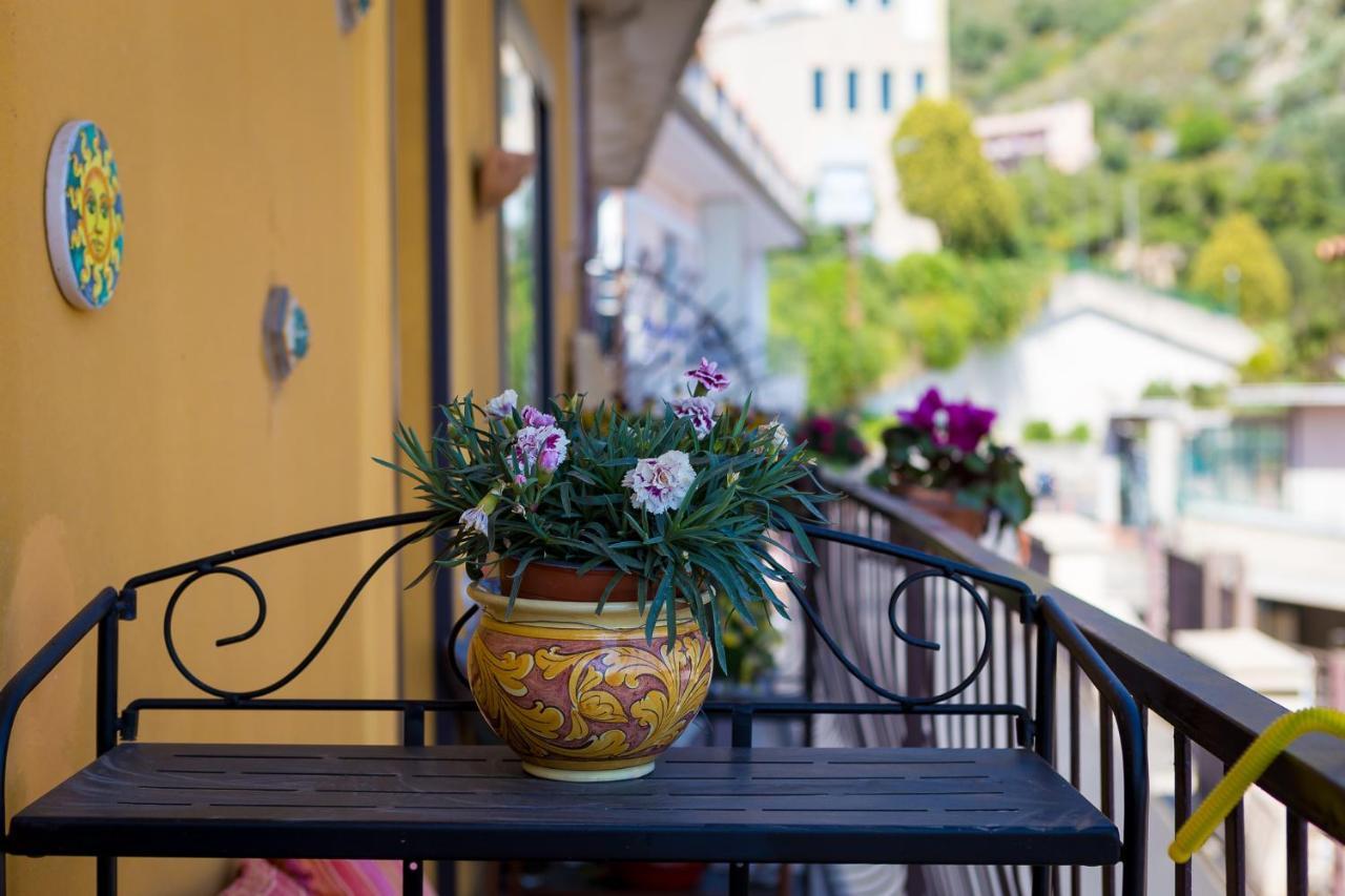 B&B La Casa Gialla Taormina Buitenkant foto