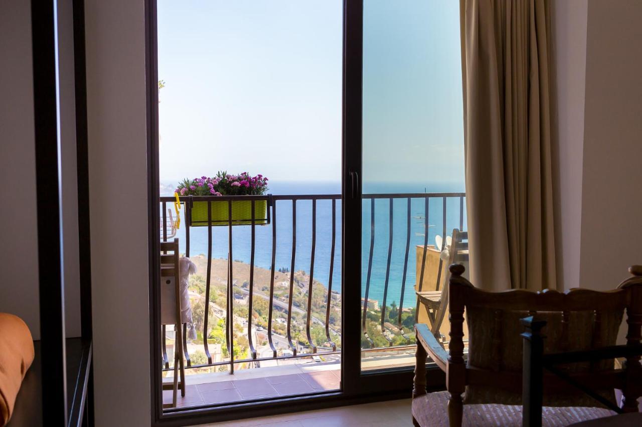 B&B La Casa Gialla Taormina Buitenkant foto