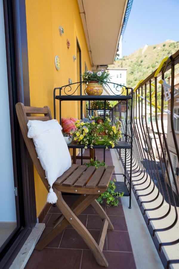 B&B La Casa Gialla Taormina Buitenkant foto