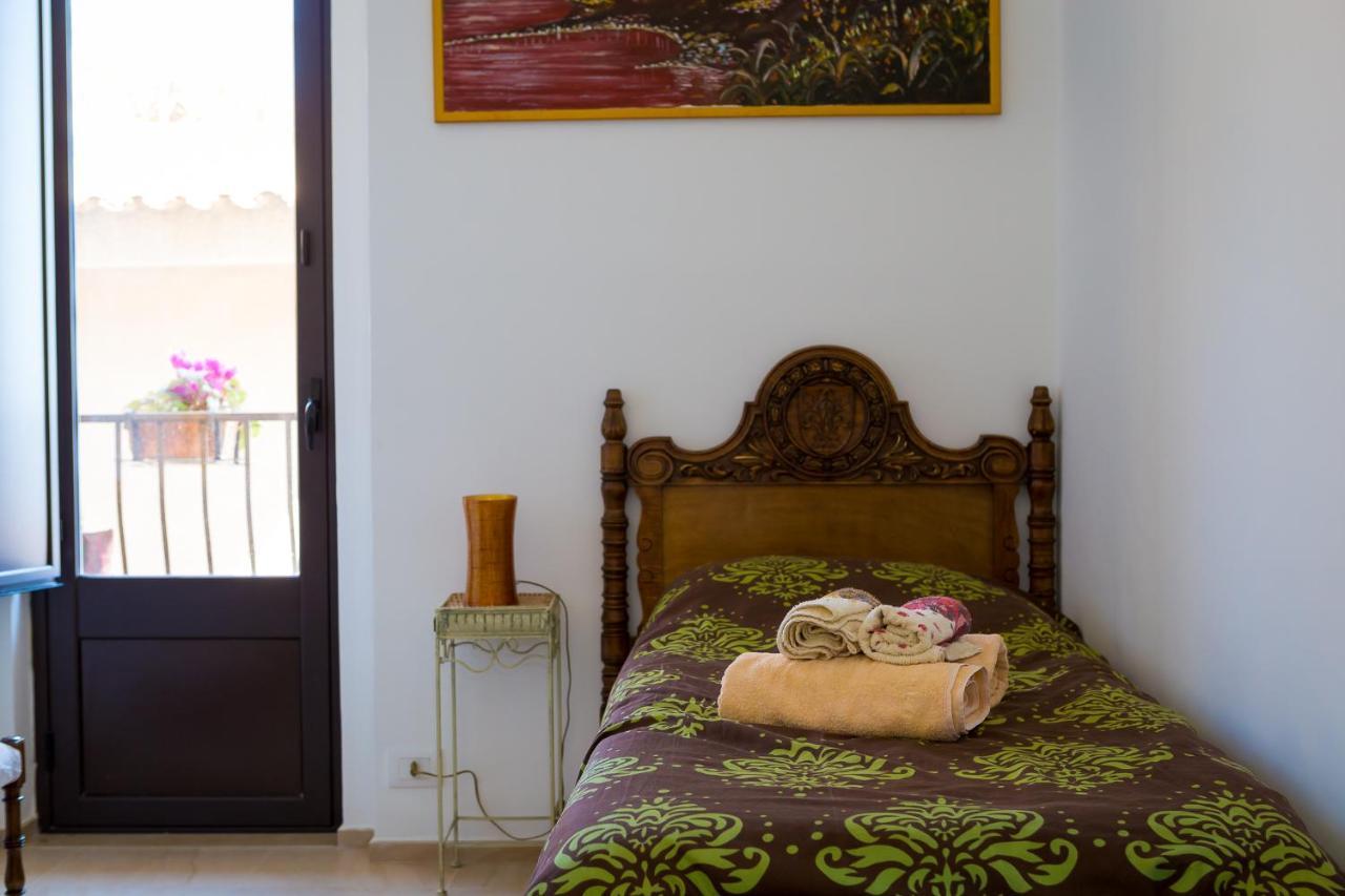 B&B La Casa Gialla Taormina Buitenkant foto