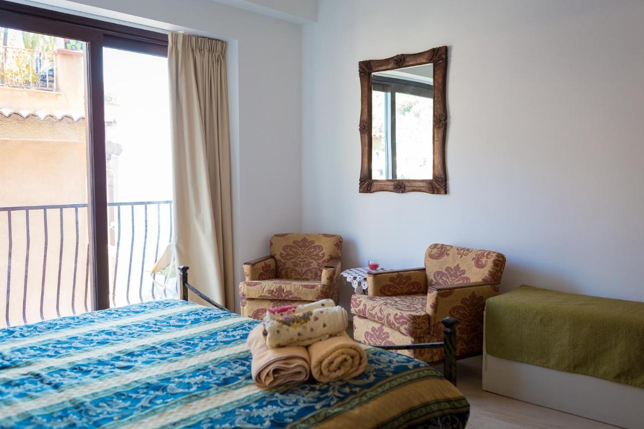 B&B La Casa Gialla Taormina Buitenkant foto